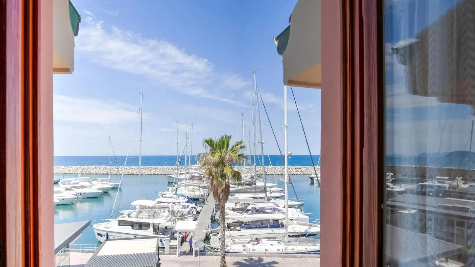 Elegant Apartment In San Vincenzo With A Sea View