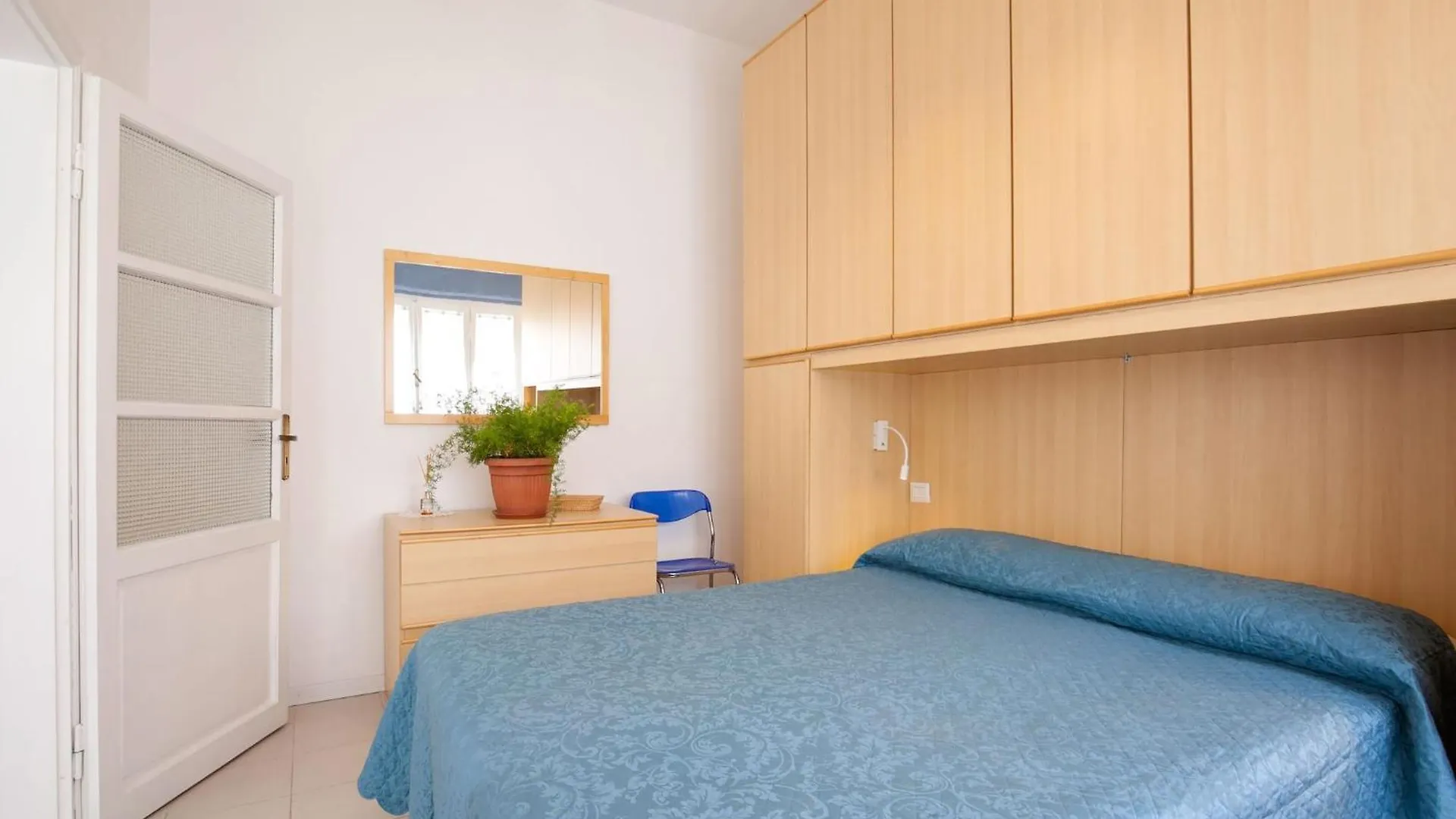Elegant Apartment In San Vincenzo With A Sea View 0*,
