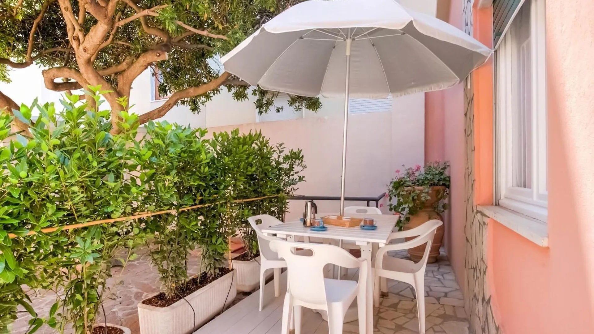 Elegant Apartment In San Vincenzo With A Sea View