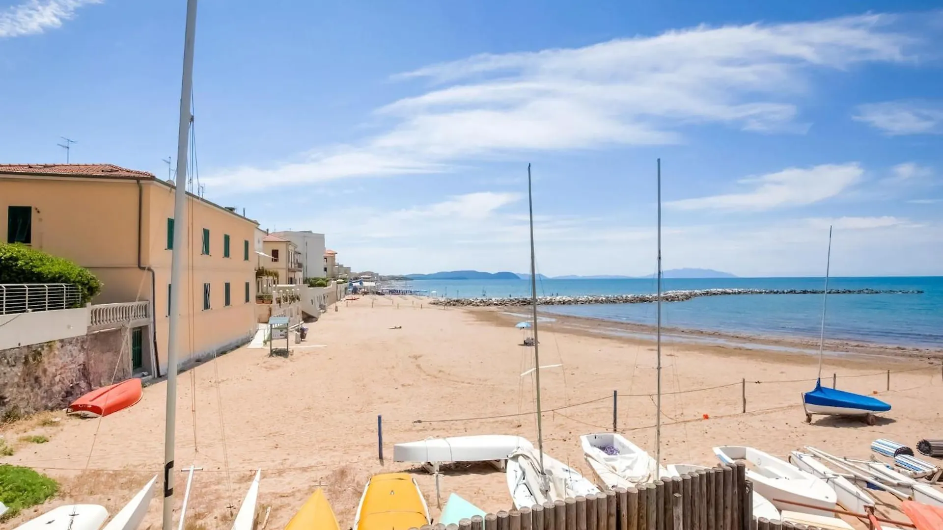 Elegant Apartment In San Vincenzo With A Sea View