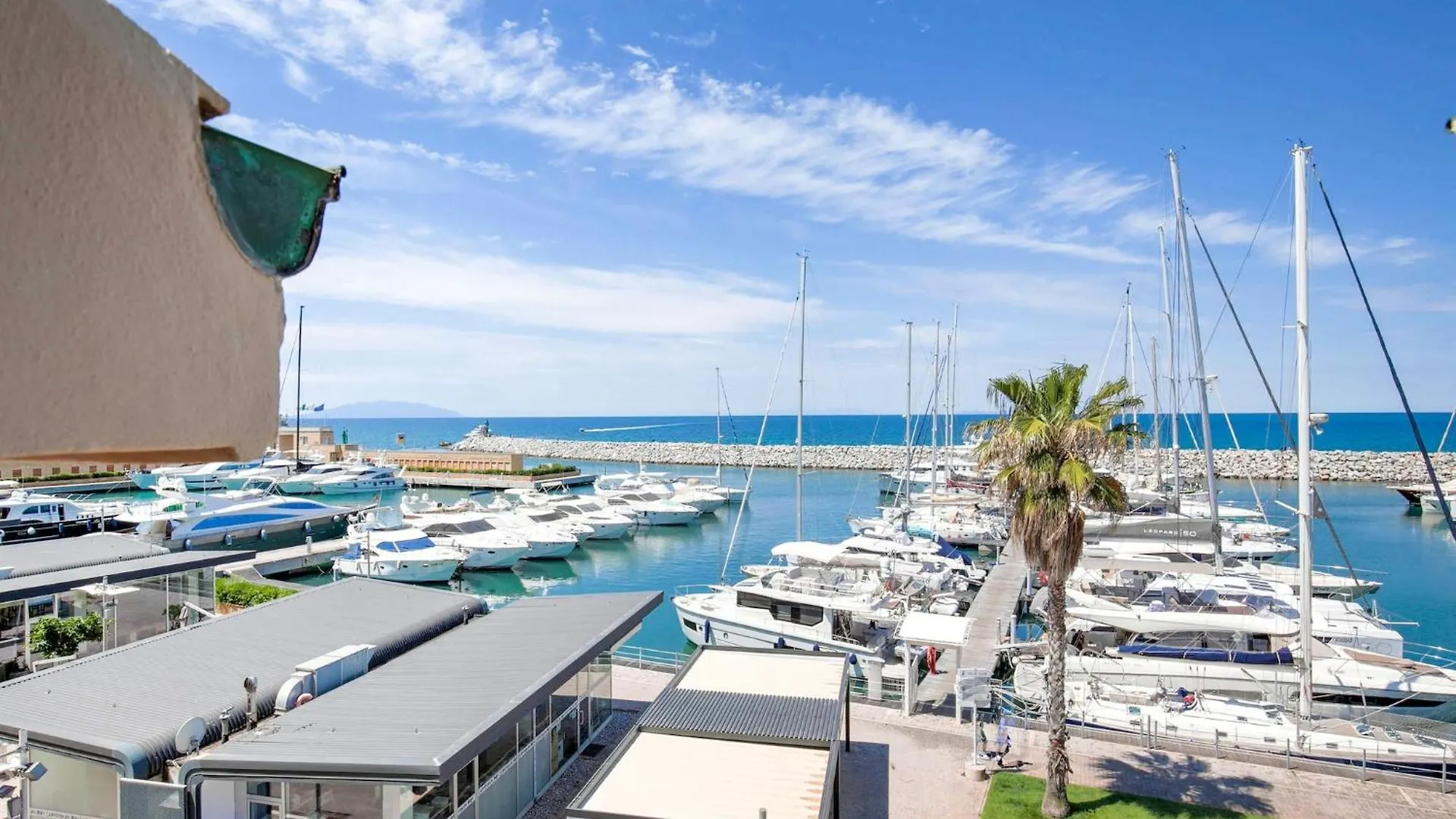 Elegant Apartment In San Vincenzo With A Sea View